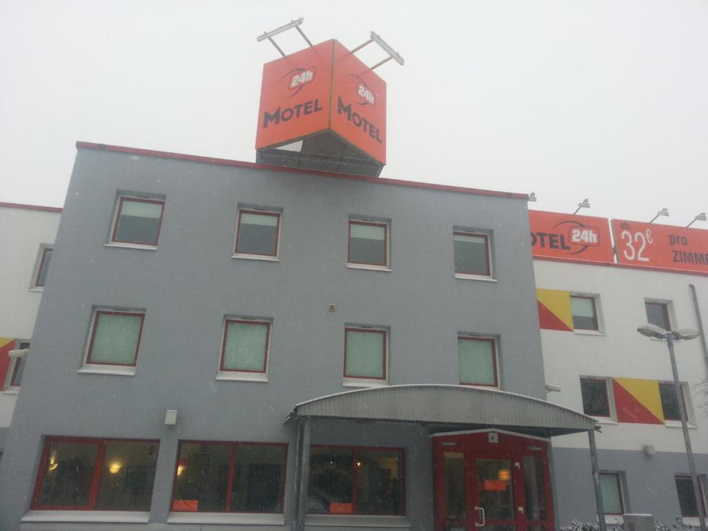 Motel 24H Mannheim Exterior photo